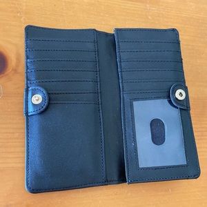 Apt.9 Slim RFID-Blocking Continental Wallet